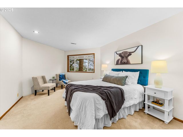 48 EAGLE CREST Dr 3E, Lake Oswego, OR 97035