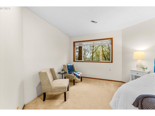 48 EAGLE CREST Dr 3E, Lake Oswego, OR 97035