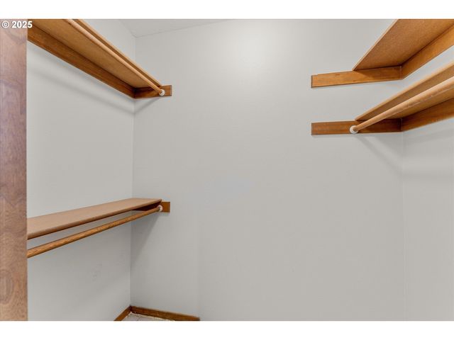 48 EAGLE CREST Dr 3E, Lake Oswego, OR 97035