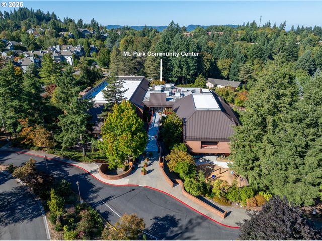 48 EAGLE CREST Dr 3E, Lake Oswego, OR 97035