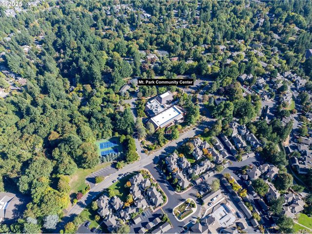 48 EAGLE CREST Dr 3E, Lake Oswego, OR 97035