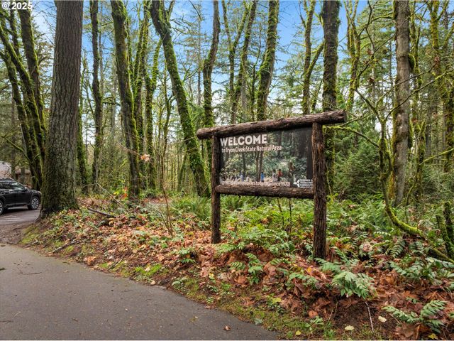 48 EAGLE CREST Dr 3E, Lake Oswego, OR 97035