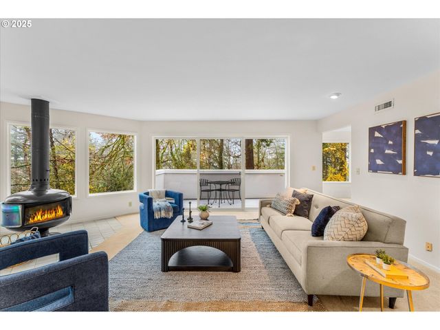 48 EAGLE CREST Dr 3E, Lake Oswego, OR 97035