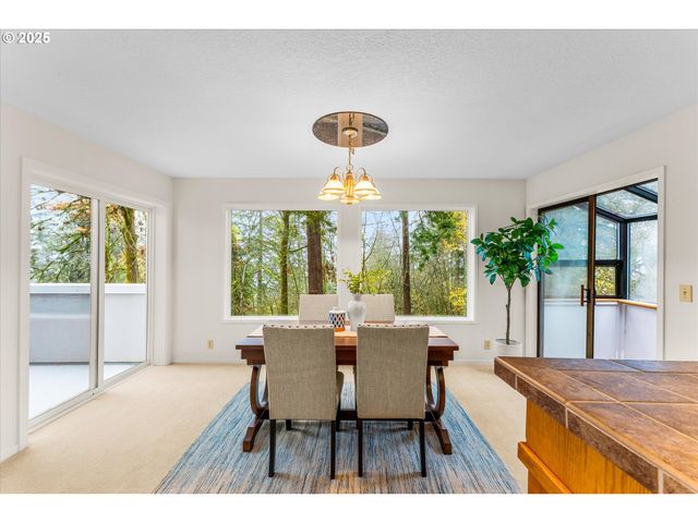 48 EAGLE CREST Dr 3E, Lake Oswego, OR 97035