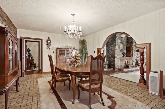 17331 S 174th Avenue E, Bixby, OK 74008