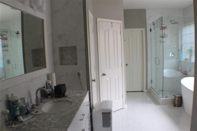 1718 Heddon Falls Drive, Sugar Land, TX 77479