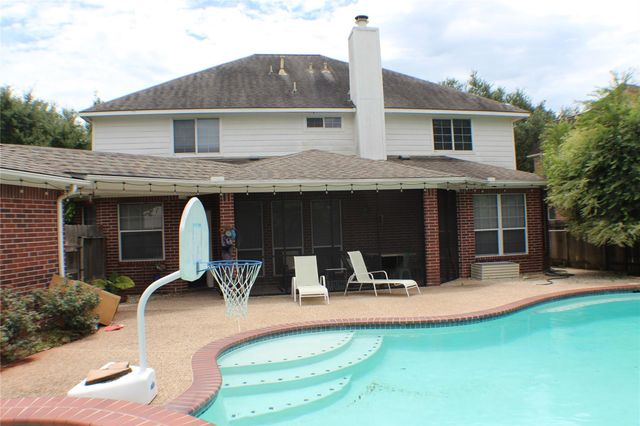 1718 Heddon Falls Drive, Sugar Land, TX 77479