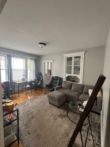 9 Carruth St 1, Quincy, MA 02170