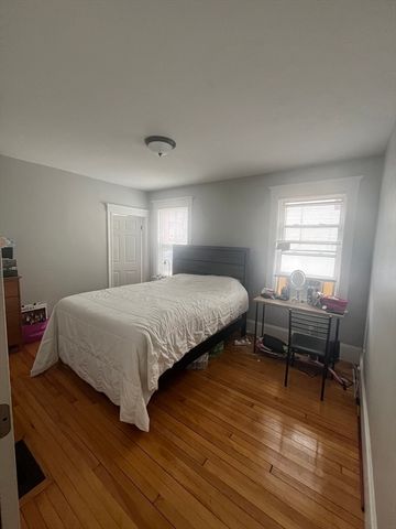 9 Carruth St 1, Quincy, MA 02170