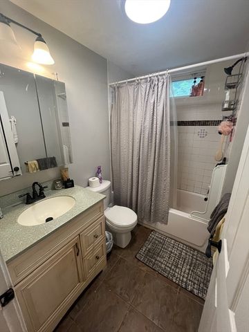 9 Carruth St 1, Quincy, MA 02170