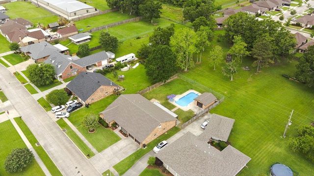 115 Louis Dr, Houma, LA 70364