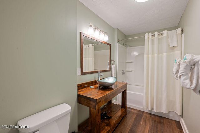 1106 Tanrac Tr, Gatlinburg, TN 37738