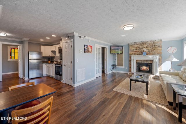 1106 Tanrac Tr, Gatlinburg, TN 37738