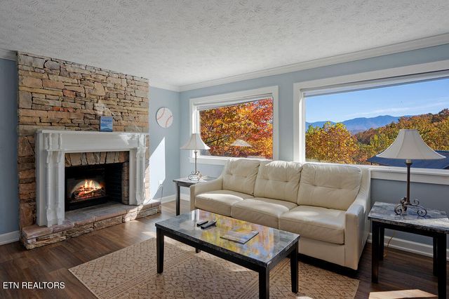 1106 Tanrac Tr, Gatlinburg, TN 37738