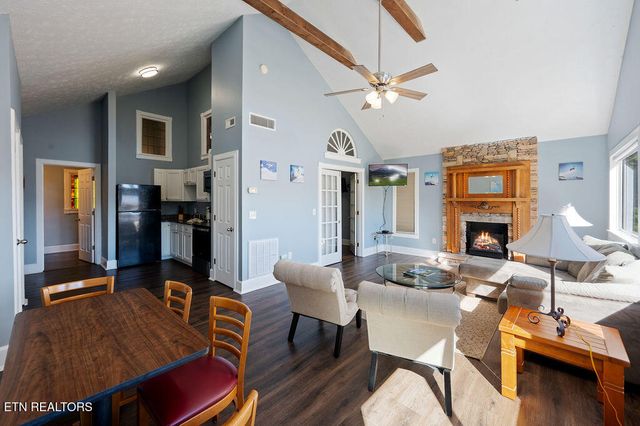 1106 Tanrac Tr, Gatlinburg, TN 37738