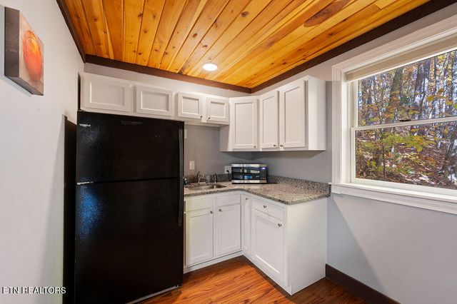 1106 Tanrac Tr, Gatlinburg, TN 37738