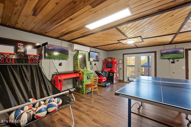 1106 Tanrac Tr, Gatlinburg, TN 37738