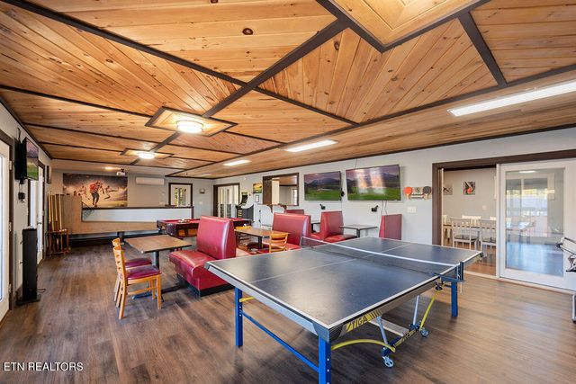 1106 Tanrac Tr, Gatlinburg, TN 37738