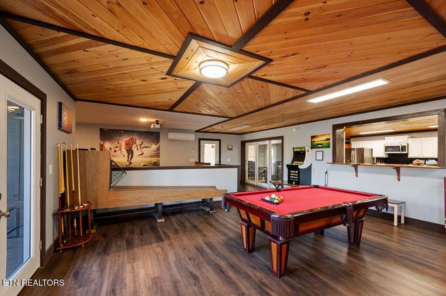 1106 Tanrac Tr, Gatlinburg, TN 37738