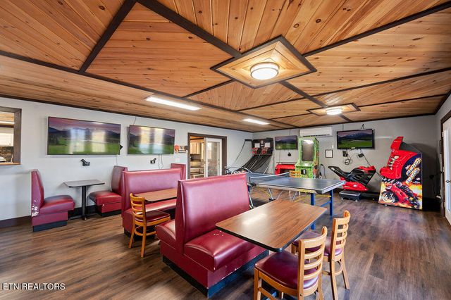 1106 Tanrac Tr, Gatlinburg, TN 37738