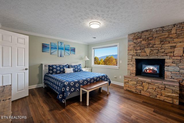 1106 Tanrac Tr, Gatlinburg, TN 37738