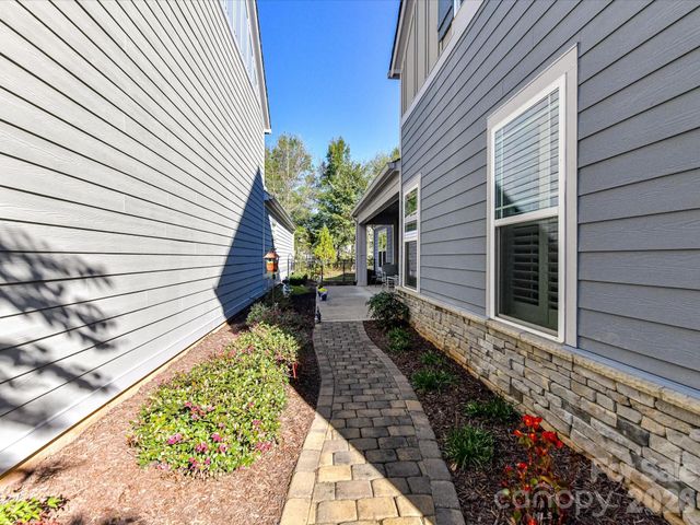 2006 Laney Pond Road, Matthews, NC 28104