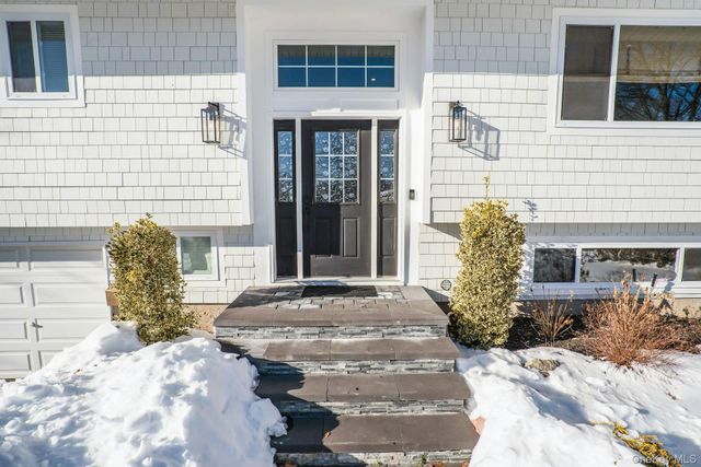 34 Corsa Street, Dix Hills, NY 11746