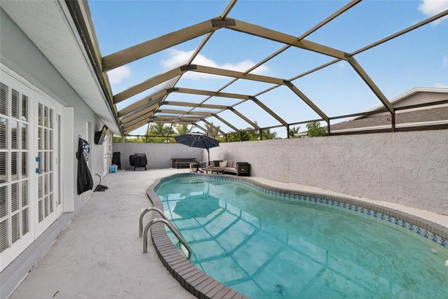 5802 TAMPA SHORES BOULEVARD, Tampa, FL 33615