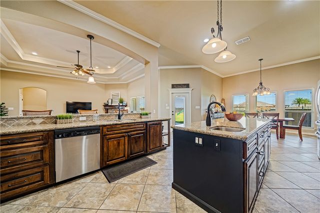 5614 Kitty Hawk Dr, Corpus Christi, TX 78414