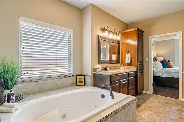 5614 Kitty Hawk Dr, Corpus Christi, TX 78414