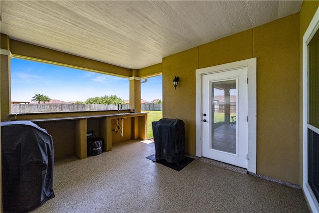 5614 Kitty Hawk Dr, Corpus Christi, TX 78414