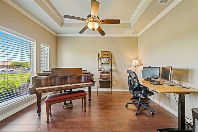 5614 Kitty Hawk Dr, Corpus Christi, TX 78414