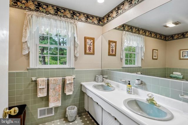 523 BOWNE RD, Ocean, NJ 07712