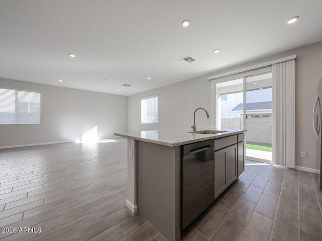 2635 E BOULDER Avenue, Apache Junction, AZ 85119