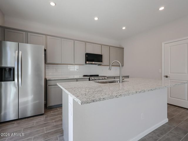 2635 E BOULDER Avenue, Apache Junction, AZ 85119