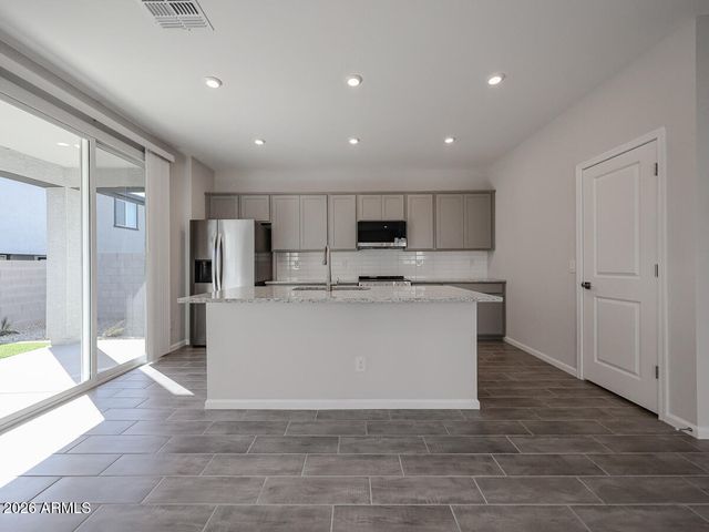 2635 E BOULDER Avenue, Apache Junction, AZ 85119