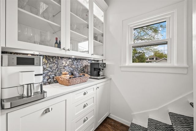2010 Forres Avenue, Saint Joseph, MI 49085