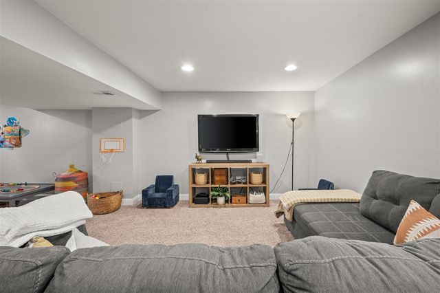 2010 Forres Avenue, Saint Joseph, MI 49085