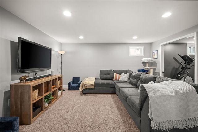 2010 Forres Avenue, Saint Joseph, MI 49085