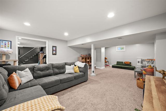 2010 Forres Avenue, Saint Joseph, MI 49085