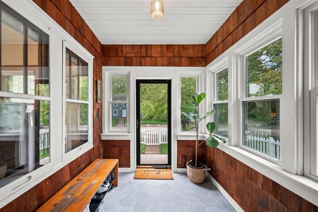 2010 Forres Avenue, Saint Joseph, MI 49085