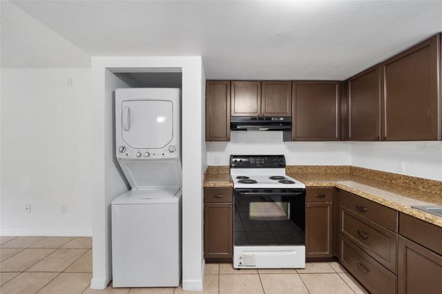 8202 FAIRWAYS CIRCLE B202, Ocala, FL 34472