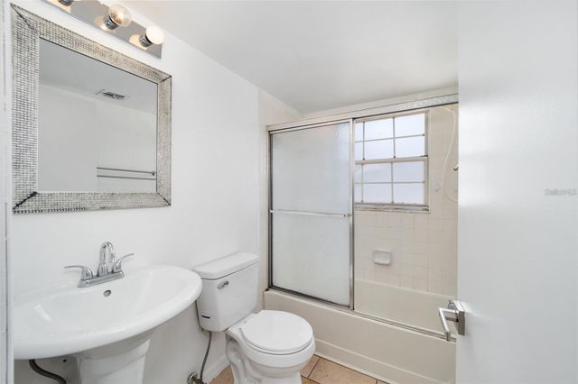 8202 FAIRWAYS CIRCLE B202, Ocala, FL 34472