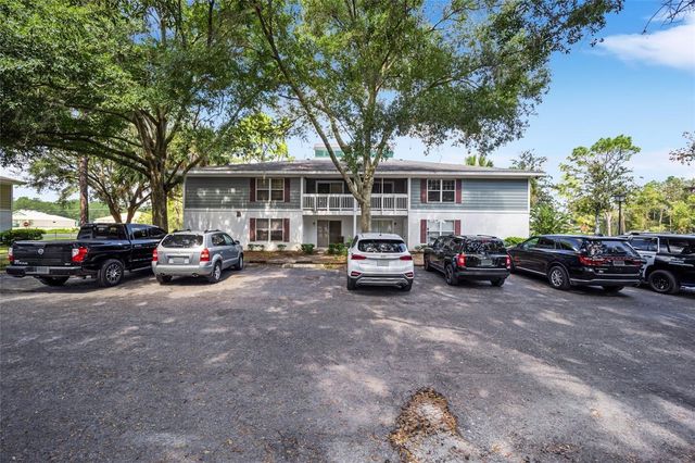 8202 FAIRWAYS CIRCLE B202, Ocala, FL 34472