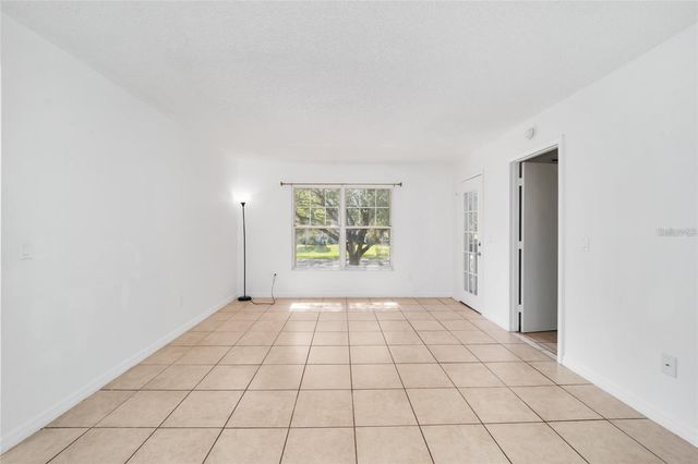 8202 FAIRWAYS CIRCLE B202, Ocala, FL 34472