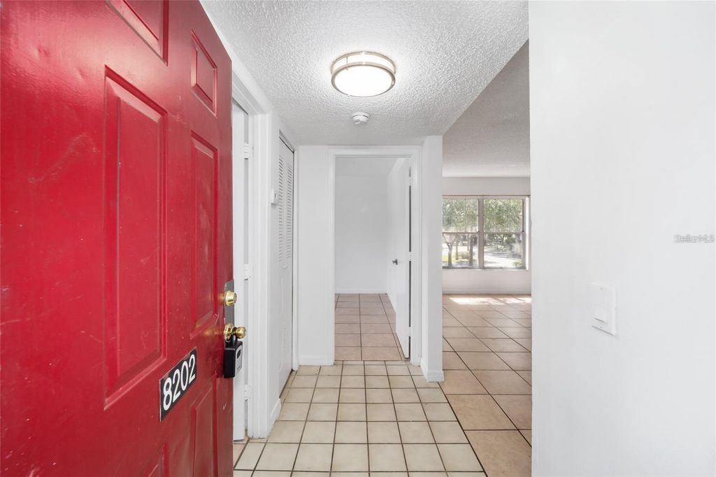 Image 3 of property listing at 8202 FAIRWAYS CIRCLE B202, Ocala, FL 34472