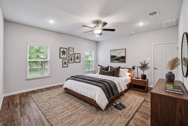4834 Van Fleet Street, Houston, TX 77033