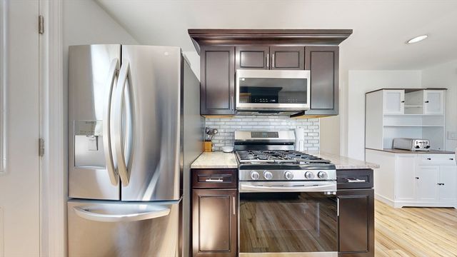 28 Deforest St, Boston, MA 02136