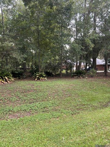 8013 Oakbrook Dr, Saint George, LA 70817