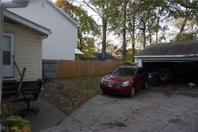 881 Stoner Street, Akron, OH 44320